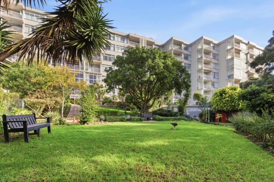 2 Bedroom Property for Sale in Green Point Western Cape